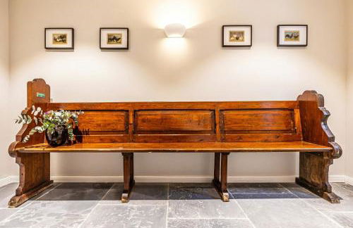 Traditional Architecture Meets Modern Design - Photo 28