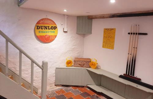 Selah Teifi spectacular river view with games room - Photo 2