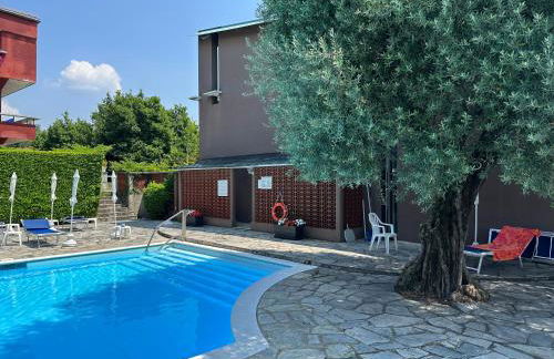 Apartment with swimming pool - Photo 20