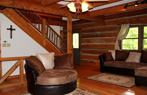 Rustic Log Cabin Rental with a Hot Tub near Asheville, North Carolina - Foto 7