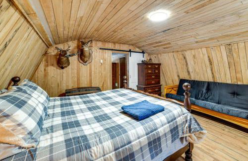 Mtn-View Deck and Grill Creekside Catskills Cabin! - Foto 12