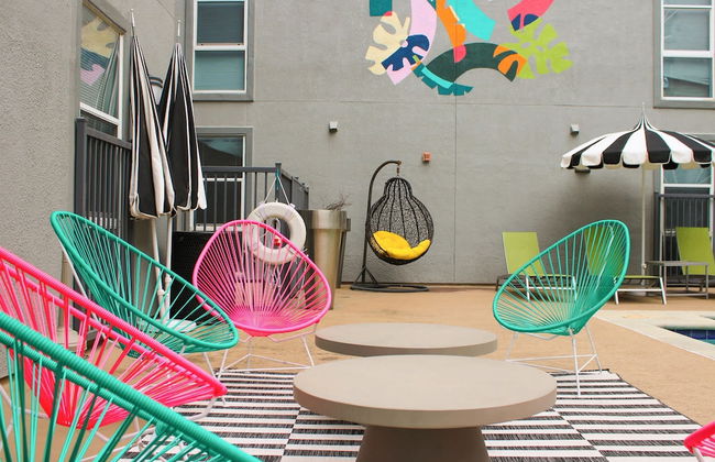 Modern Condo With Pool, Gym, Workspaces & BBQ - Foto 5