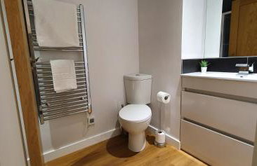 Northampton 2 Bedroom Town Centre Apartment close to University, Hospitals, Brackmills - Foto 29