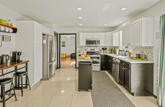 Mountain Mindset by Avantstay Pool Hot Tub Game Room Firepit - Photo 12