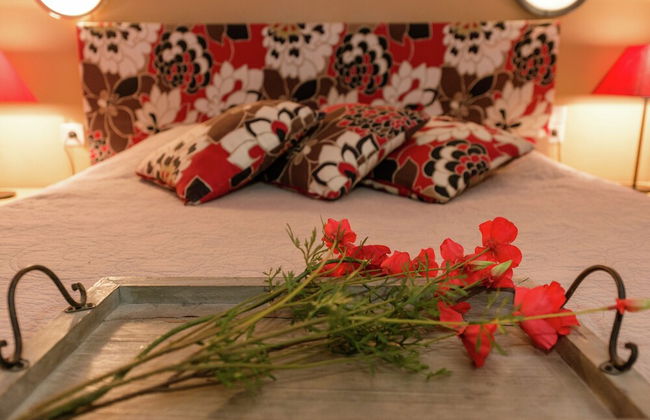 Rustic Holiday Home with Sauna & Hot Tub in Wooded Area - Photo 37