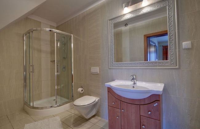 Willa Serafin - Photo 52