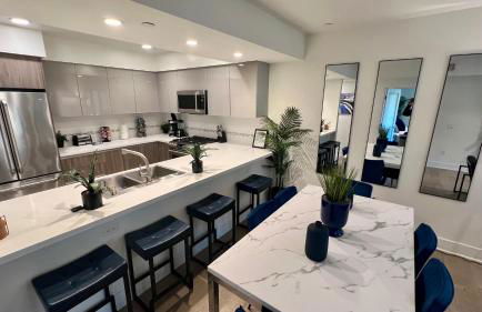 Century City Cozy 3 Bedroom Apartment with Parking 302,303 - Foto 22