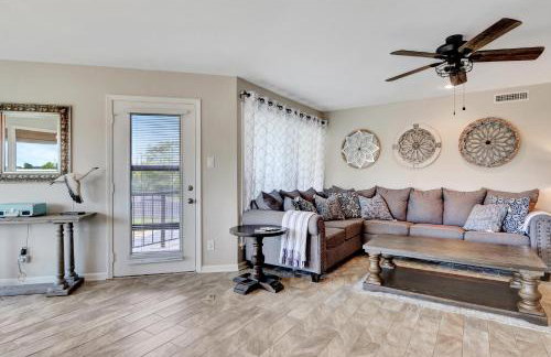 Pool and Dock Access Lakefront Hot Springs Condo! - Foto 9