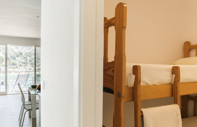 Bright Apartment Near Mountains - Photo 3