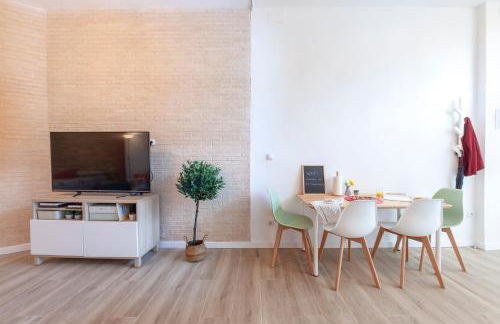 NB - Cozy loft steps from City of Arts & Sciences - Photo 3