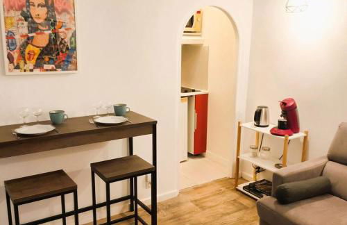 LE JOKER - T2 proche gare - Billard - Wifi - TV - Photo 3