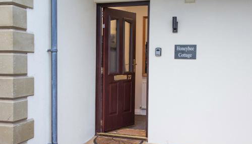 Honeybee Cottage - Photo 2