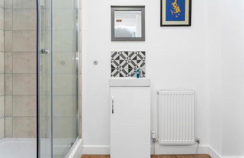 Cheerful Stays - Livingston - 4 Bedroom 3 Bath home - Foto 31