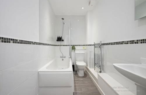 Modern 5-Bedroom House - Bannockburn - Photo 21