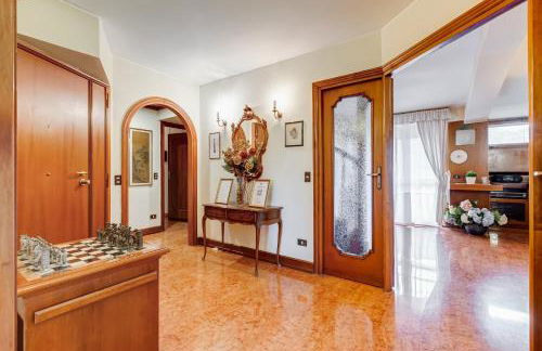 The Elegant Penthouse - Ampio Attico con Posto Auto - Foto 6