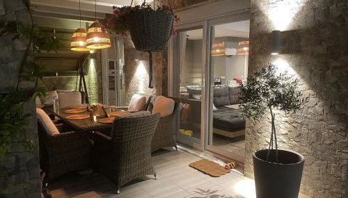 Villa ELi - Luxury Nature Getaway - Strategically located for Beach Exploration - Onsite Power for Electric Vehicle - Foto 4, Garden