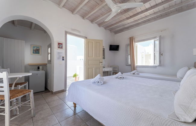 Mykonos Twins - Photo 23