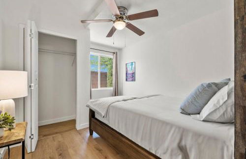 l NEW l Fully Remodeled 3BR 2BTH l 1 Min to Veterans Memorial Park - Foto 16