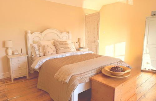 Beehive Cottage - Photo 2