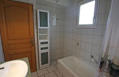 Gîte idéal pour cure thermale, proche port de plaisance, terrasse et grand terrain. - FR-1-589-69 - Foto 6