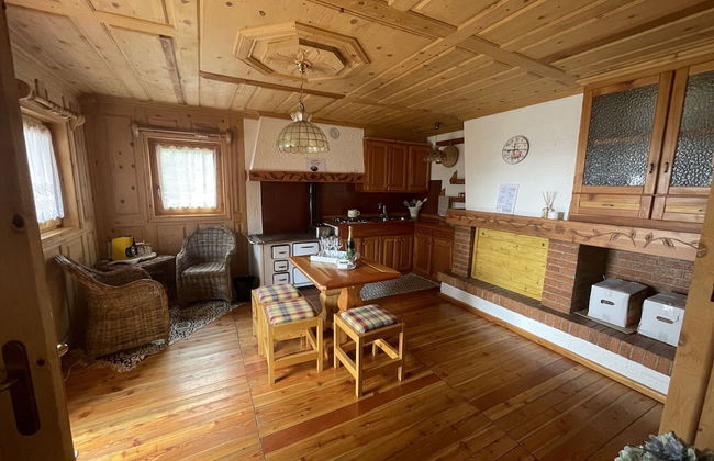 Belvilla by OYO Hilltop Chalet in Lamon With Views - Foto 28