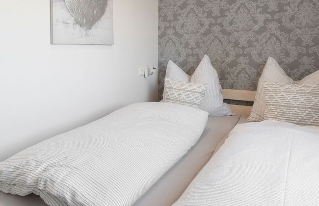 Holiday Home on the Mountain With Views - Photo 8