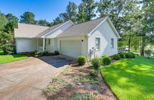 Lakefront Milledgeville Home with Private Dock! - Foto 39