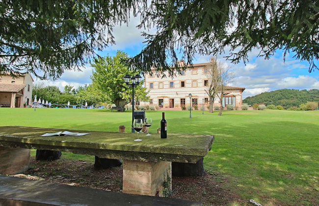 Cottage in Urbania With Pool & Terrace - Foto 32