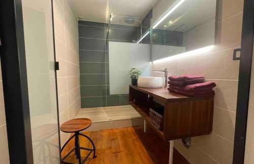 Jennys-Getaways Sunny Apartment Close Cité du Vin - Foto 22