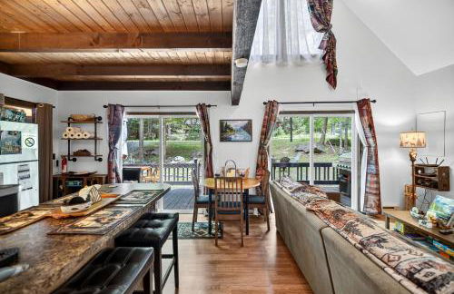 Hideout Pocono Chalet - Foto 17