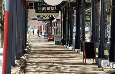 SKIING, HIKING, VILLAGE OF EVILLE MTN ESCAPE - Foto 10