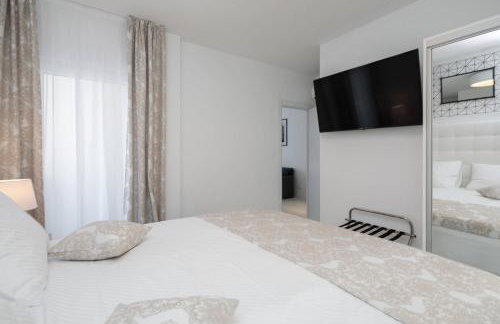 S Luxury Apartments - Photo 13