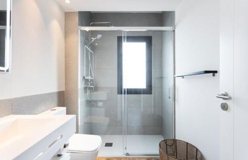 Villa de 4 dormitorios, moderna y nueva, con aire acondicionado, cerca del mar y playa - Casa Maravilla - Foto 24