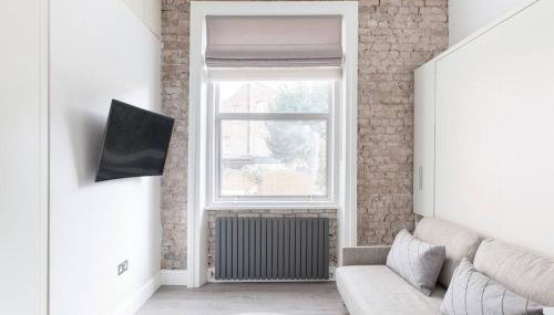 Decompress at a Serene Studio in Classic Townhouse - Foto 3