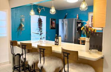 Beach Glam Abode - King Bed, BBQ, Beach Gear - Foto 27