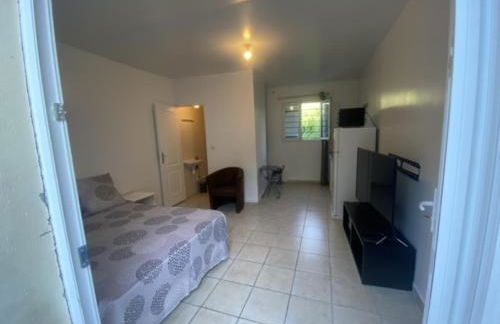 Apartment Sleeps 2 with On-Site Parking - Foto 9