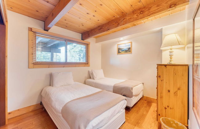 Lake + Beach Access, Pool, Tennis Walk to Chambers Tahoe Timber by Avantstay - Foto 28