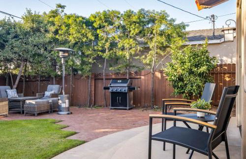 Luxury Retreat with Private Yard close to Beaches and FIFA Sleeps 10 - Foto 38