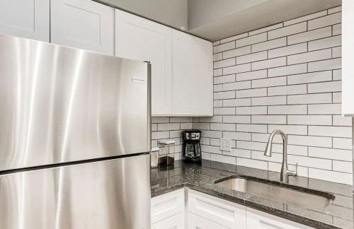 Settle into Soulard 6 beds 2 full baths - Photo 8