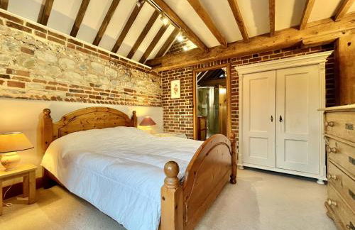 The Old Tractor Shed by inspirestays-com - Foto 26