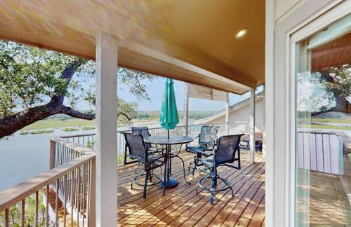 Refined Panoramic Paradise on Lake Travis with Boat Launch and Tesla Charger - Foto 1