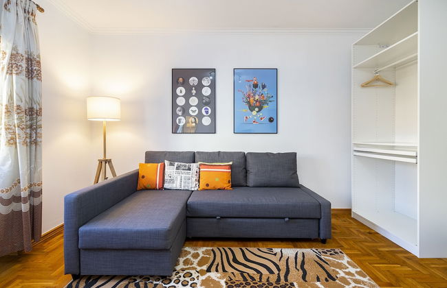 Perfect Family Hideout Residence W/Ac & 4Br + 5Ba - Photo 25