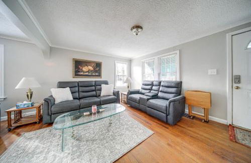 Walk to Lake Erie and Beach Access Home with Deck! - Foto 4