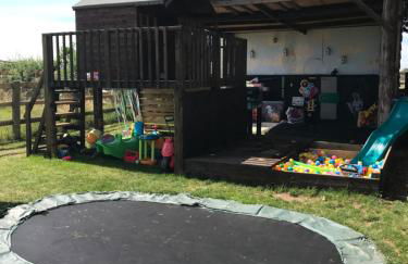 Rew Farm Country & Equestrian Accommodation - Sunrise Lodge - Foto 52