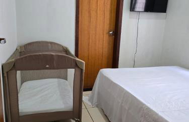 Edificio Hayannes - 01 Quarto - Cozinha - Banheiro - Garagem Coberta - Self Check in - Taxa Para Hospede Com Pets - Foto 4