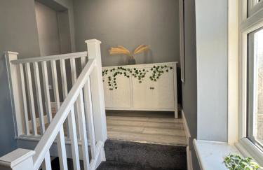 2 Bedroom Home with Free Parking & Fast Wi-Fi - Foto 22