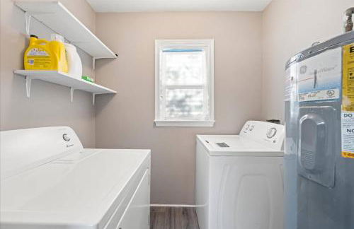 Stylish Private Room in Peaceful Home| 30 Nite Min - Foto 7