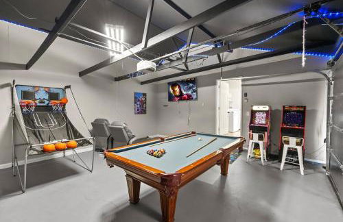 Sleeps 12 - Hot Tub - Pool - Game Room & Fire Pit! - Foto 25