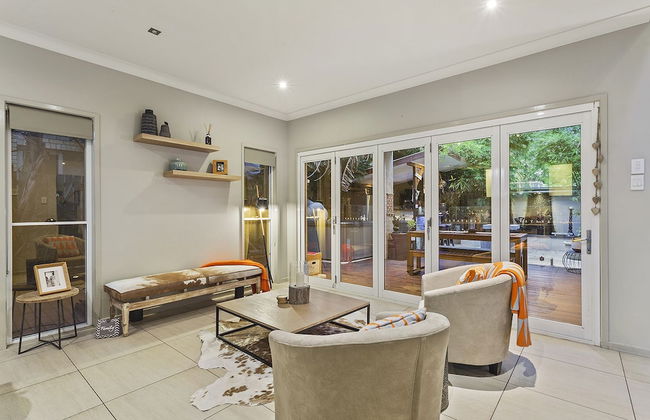 Resort Style Home near Airport & CBD - Photo 7