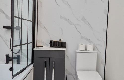 Cosy 3-Bedroom House With Street Parking - Foto 23